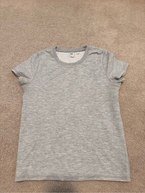 Aritzia Heather Light Gray Short Sleeve Tee